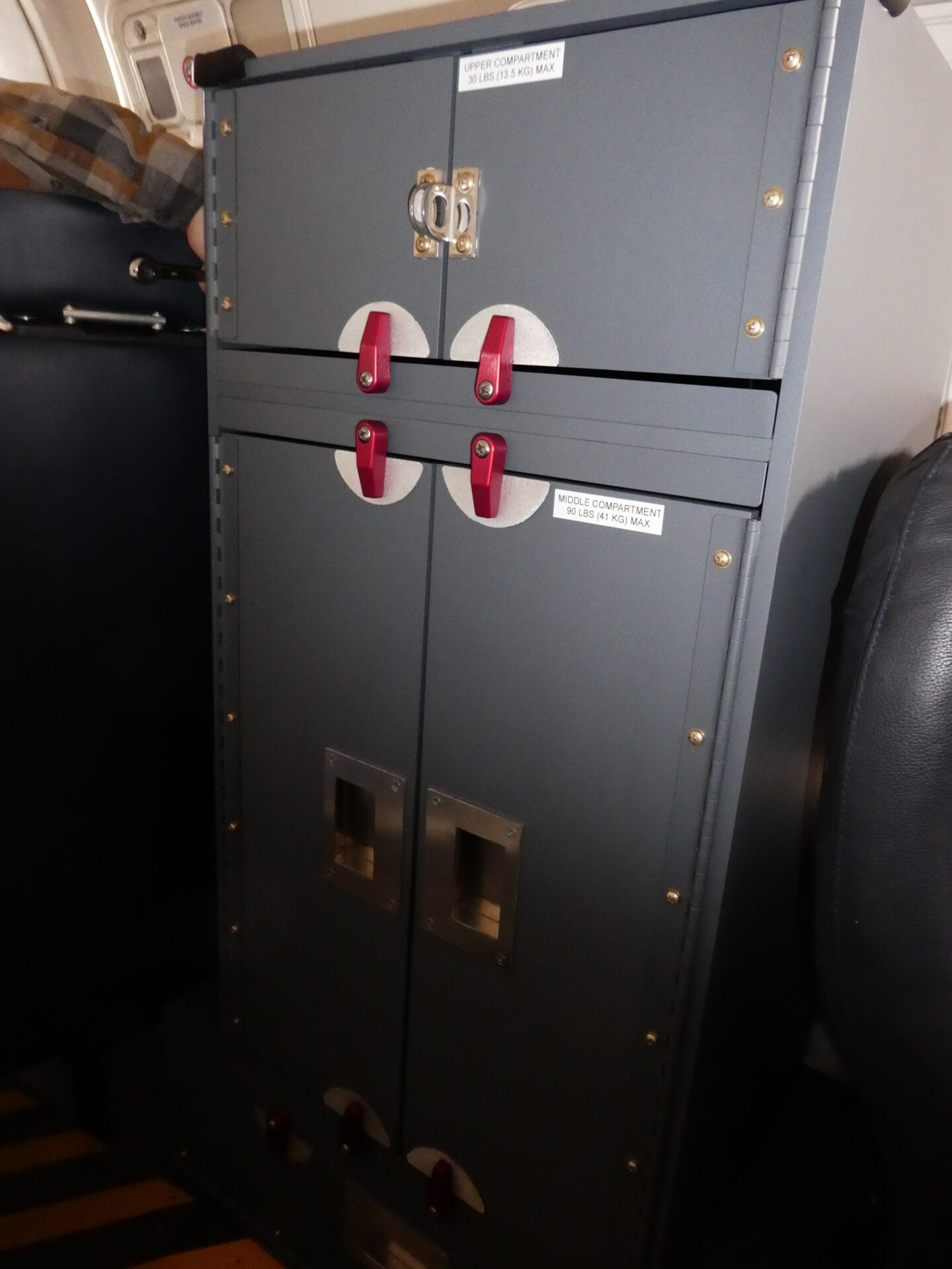 oxygen storage cabinets